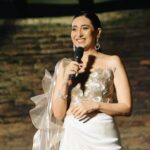 Karisma Kapoor Instagram – A wonderful evening full of music and style ✨
Thank you @ficcifloamritsar @himani_m_arora_ for inviting me to Glitterati 5.0. It was an absolute pleasure to be part of such a meaningful gathering supporting Indian Artisans for their talent and handwork with @amitaggarwalofficial and @lakhwinderwadaliofficial at Gobindgarh Fort. 

Video – @golden_city_digital_studio 

#ficcifloamritsar #glitterati5.0