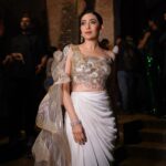 Karisma Kapoor Instagram – Sparkle on ✨💫🤍