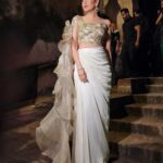 Karisma Kapoor Instagram – Sparkle on ✨💫🤍