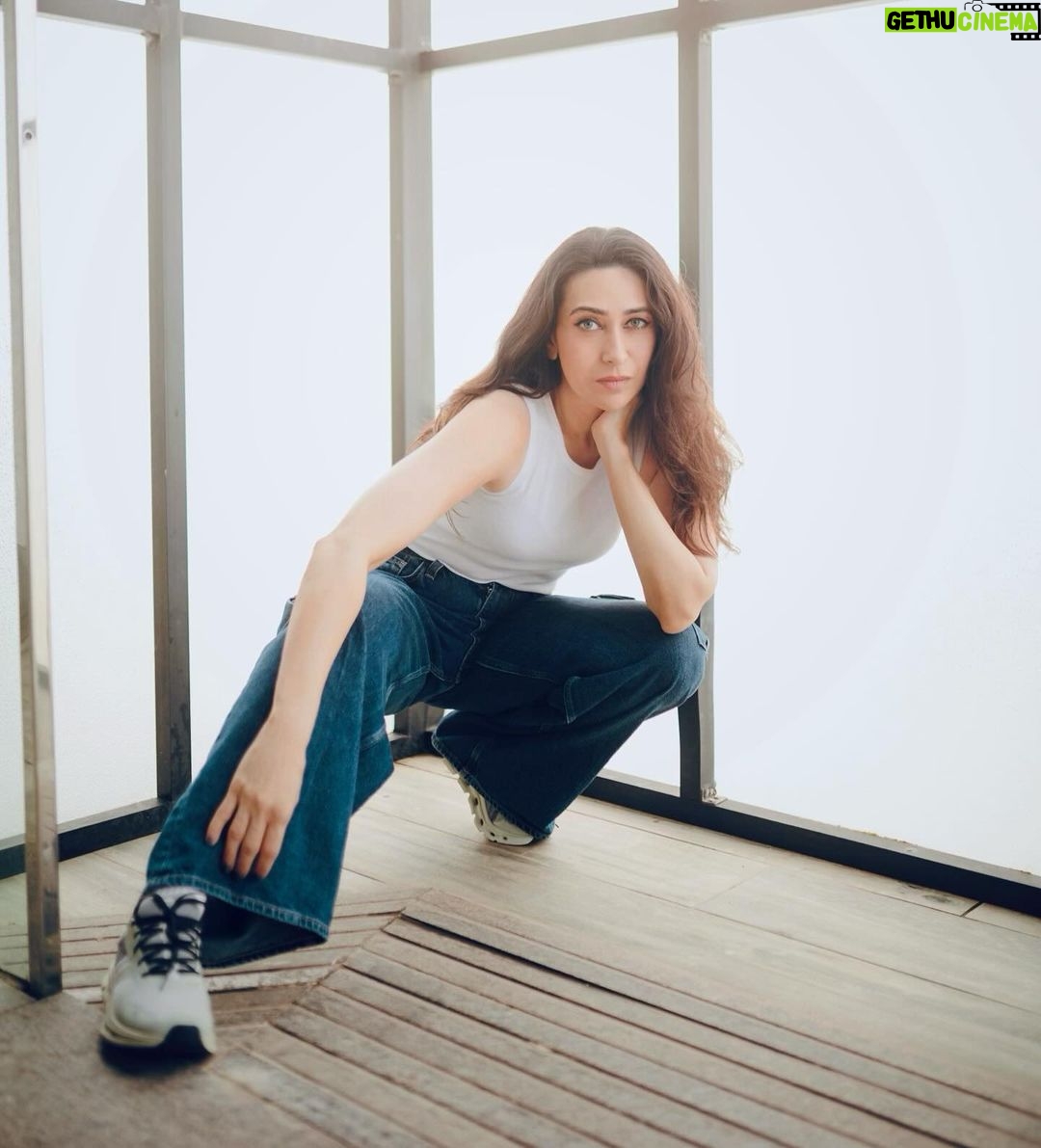 Karisma Kapoor Instagram - Itβs all in the Jeans πππ¦πβ¨