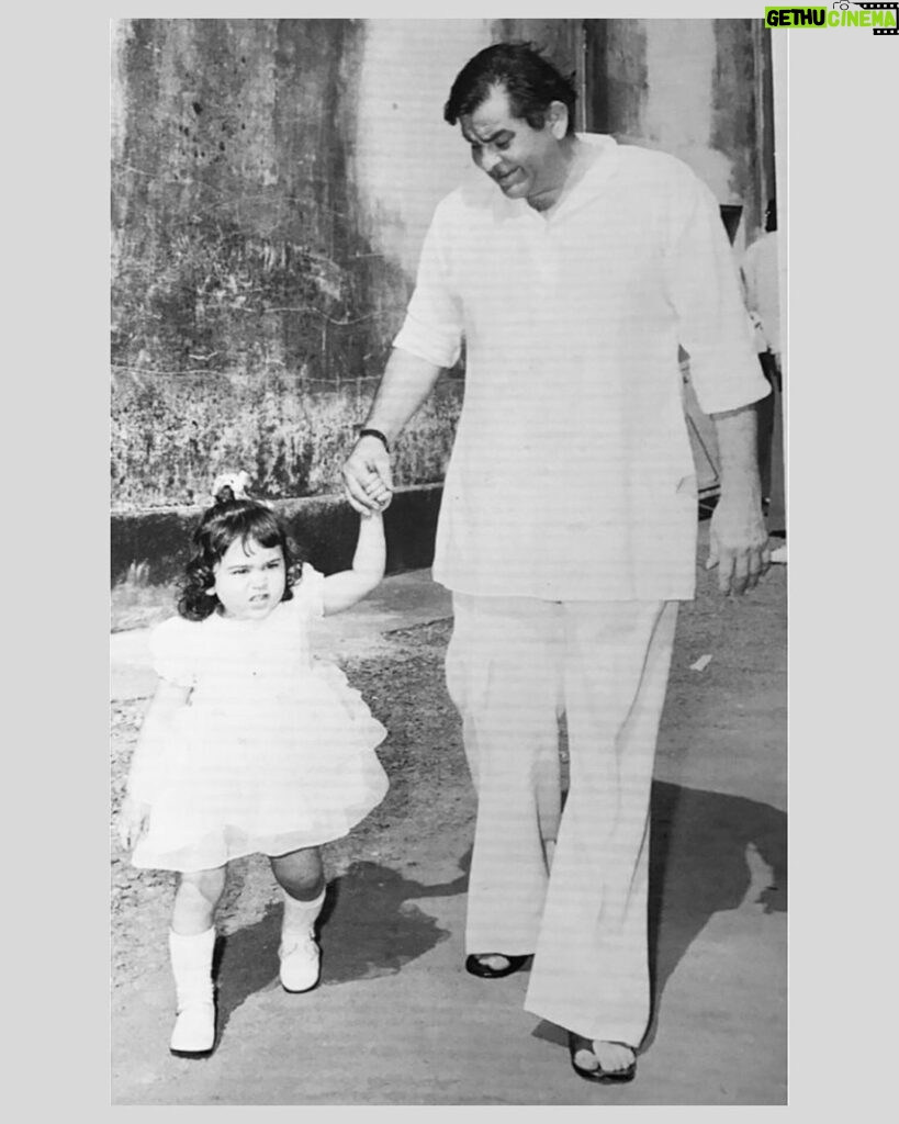 Karisma Kapoor Instagram - The one who led the way.. remembering Dadaji on his birthday ❤♾ #grandfatherlove #legend