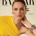Karmen Pedaru Instagram - Llega OCTUBRE a @harpersbazaarmx con una edición muy especial que te invita a envolverte de lleno en un mood otoñal. La modelo @karmen_pedaru protagoniza una historia de portada de ensueño, fotografiada en la Villa Cordellina Lombardi –en Vicenza, Italia– con impactantes piezas de alta joyería de Bulgari, que simbolizan lujo y seducción al máximo. En este número, tampoco te puedes perder nuestro especial BEST. SKIN. EVER. con nuestras recomendaciones para lucir una piel fabulosa a cualquier edad. ¡Disfruta de esta increíble edición! En la primera portada, Karmen lleva collar, aretes y anillo de la colección Mediterranea de alta joyería de @bulgari y vestido de @dior En la segunda, aretes y anillo de la colección Mediterranea de alta joyería y reloj Giardino Marino de esta misma colección de Bulgari; vestido de @ferragamo — BAZAAR octubre 2023 Modelo: @karmen_pedaru para @viewmanagement Fotografía: @juankr_ Fashion styling: @cateoniwiki Maquillaje y peinado: @antonioromeromakeup Asistente de fotografía: Javier Roman Director de arte: @eloriginaldaro Directora editorial: @majoguzman #HarpersBazaarMx #ThinkingFashion #KarmenPedaru #OctoberIssue #Cover