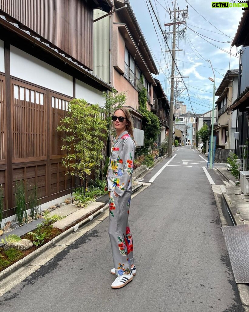 Karmen Pedaru Instagram - Exploring the city of Nagoya comfortably in my luxurious silk pyjamas! 🥢🖼️☀️ @karmenpedaru.silk #LuxurySilkPyjamas #ExploreInStyle #WhereComfortMeetsLuxury Nagoya, Japan