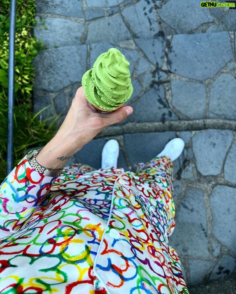 Karmen Pedaru Instagram - Enjoying beautiful day in Gifu in “Best Time Ever” pyjamas! Exploring in style and embracing the feeling of comfort and luxury of silk! @karmenpedaru.silk ☀️🇯🇵 #gifu #japanadventures #luxurysilkpyjamas Gifu,japan
