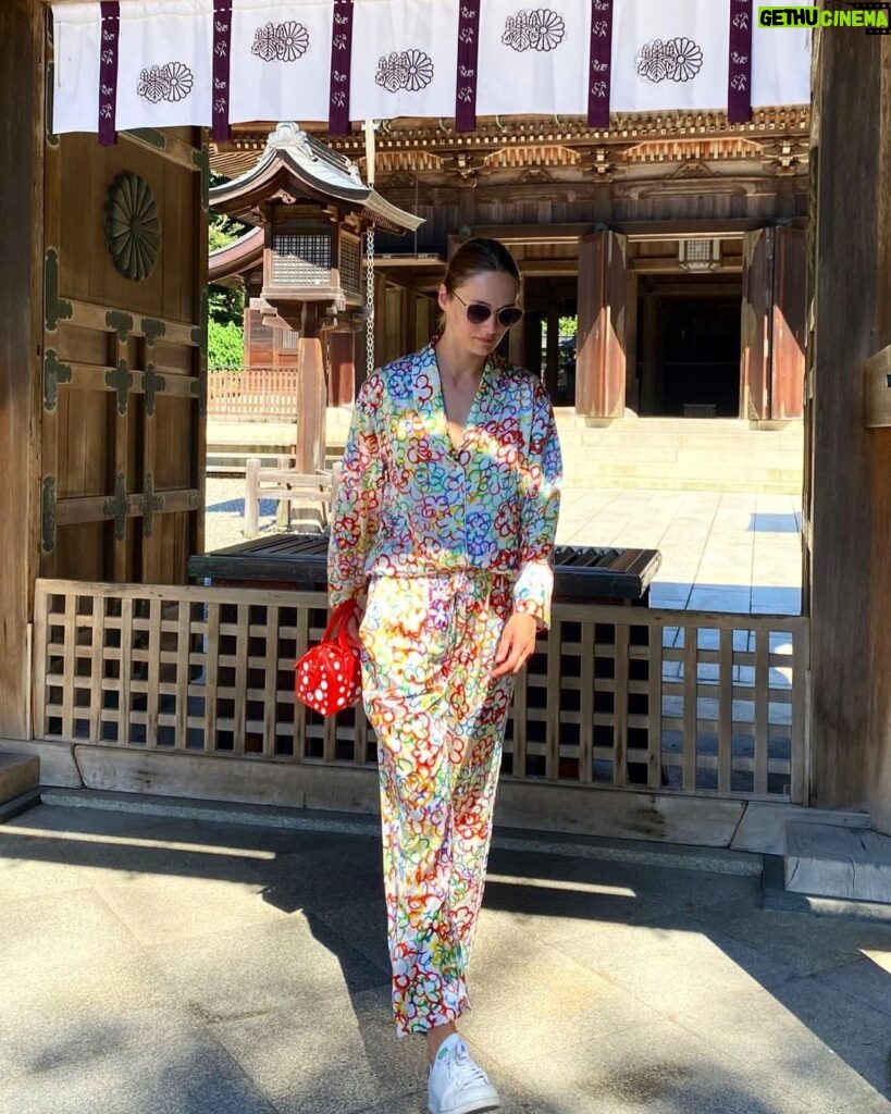 Karmen Pedaru Instagram - Enjoying beautiful day in Gifu in “Best Time Ever” pyjamas! Exploring in style and embracing the feeling of comfort and luxury of silk! @karmenpedaru.silk ☀️🇯🇵 #gifu #japanadventures #luxurysilkpyjamas Gifu,japan
