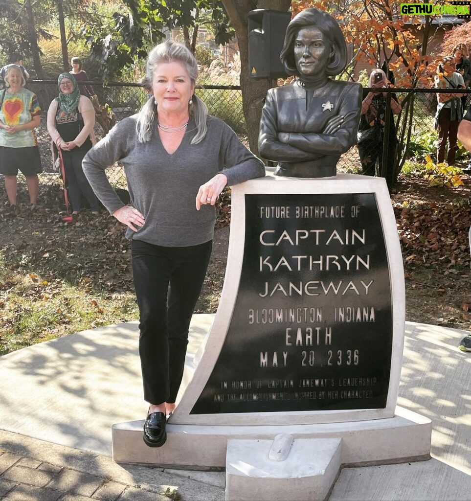 Kate Mulgrew Instagram - A perfect day to visit my statue in Bloomington, Indiana, courtesy of @janewaycollective! I recognize this as an extraordinary moment and an incredible honor, thank you.