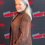 Kate Mulgrew Instagram – Admiral on deck at #NYCC 🖖🏻🚀

@StarTrekOnPPlus 
@StarTrek @nycomiccon 
Photo by @AmyImhoff1701