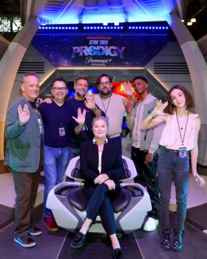 Kate Mulgrew Instagram - #tbt Last year's @nycomiccon with the #StarTrekProdigy team! See you at our Saturday panel to talk all about the new episodes dropping later this month 🚀🖖🏻✨

@startrekonpplus @nickelodeon 
@deebradleybaker @brettgray @ryleealazraqui Dan & Kevin Hageman, Ben Hibon
Photo: @AmyImhoff1701