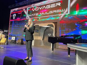 Kate Mulgrew Instagram - Ten photos for the last #tbt of 2022! Quite a year, to say the least. Thank you to everyone who came out to say hello at conventions across the US, to my intrepid Prodigy cast & crew, to the folks at the Janeway statue in Bloomington, and to everyone who follows me across social media! As Janeway said in today's #StarTrekProdigy season 1 finale - go boldly. 💫🚀🖖🏻

@startrekonpplus @startrek @jameelajamil @brettgray @alexkurtzmanofficial @janewaycollective
All photos by Amy Imhoff @amyimhoff1701