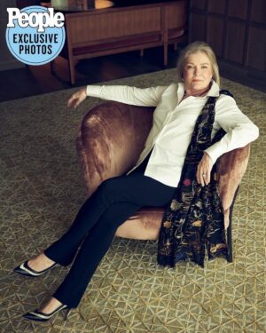 Kate Mulgrew Instagram - Thank you to @people for this excellent photo - a treat to celebrate the launch of @paramountplus in London this week! And I'm always at ease in the big chair...📸

@startrekonpplus @startrek @showtime