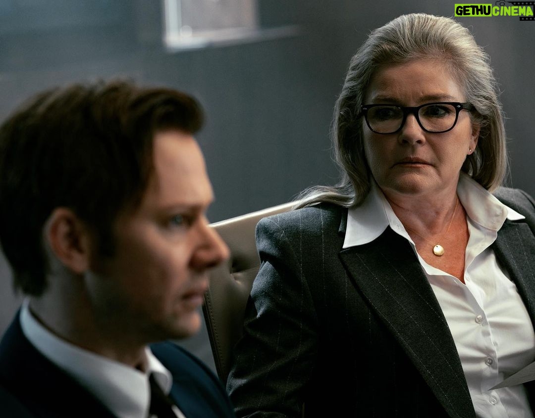 Kate Mulgrew Instagram - I'll be live tweeting #TheManWhoFellToEarth tonight with @secrethideoutco - we'll start at 10pm Eastern/7pm Pacific while episode 7 airs live on @showtime - join us! ππ Drew is up to her schemes π