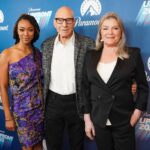 Kate Mulgrew Instagram - Attention, all hands! Great to see my Starfleet family at the Upfronts on this beautiful day in NYC 💫🚀 #StarfleetButMakeItFashion @paramountplus @startrekonpplus @sirpatstew @therealsonequa