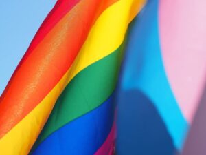 Kate Mulgrew Instagram - Love is love. And we're all entitled to it. 

#SayGay #TransWomenAreWomen #EqualityForAll 

Photo credit: Cecilie Johnsen via Unsplash