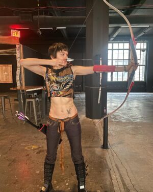 Kate Vitamin Instagram - Suddenly I have arrow-to-the-face kink @ktichner