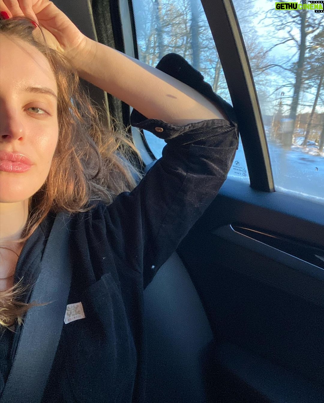 Katherine Langford - 3 Likes - Signing off early...see you in the new year ❤️