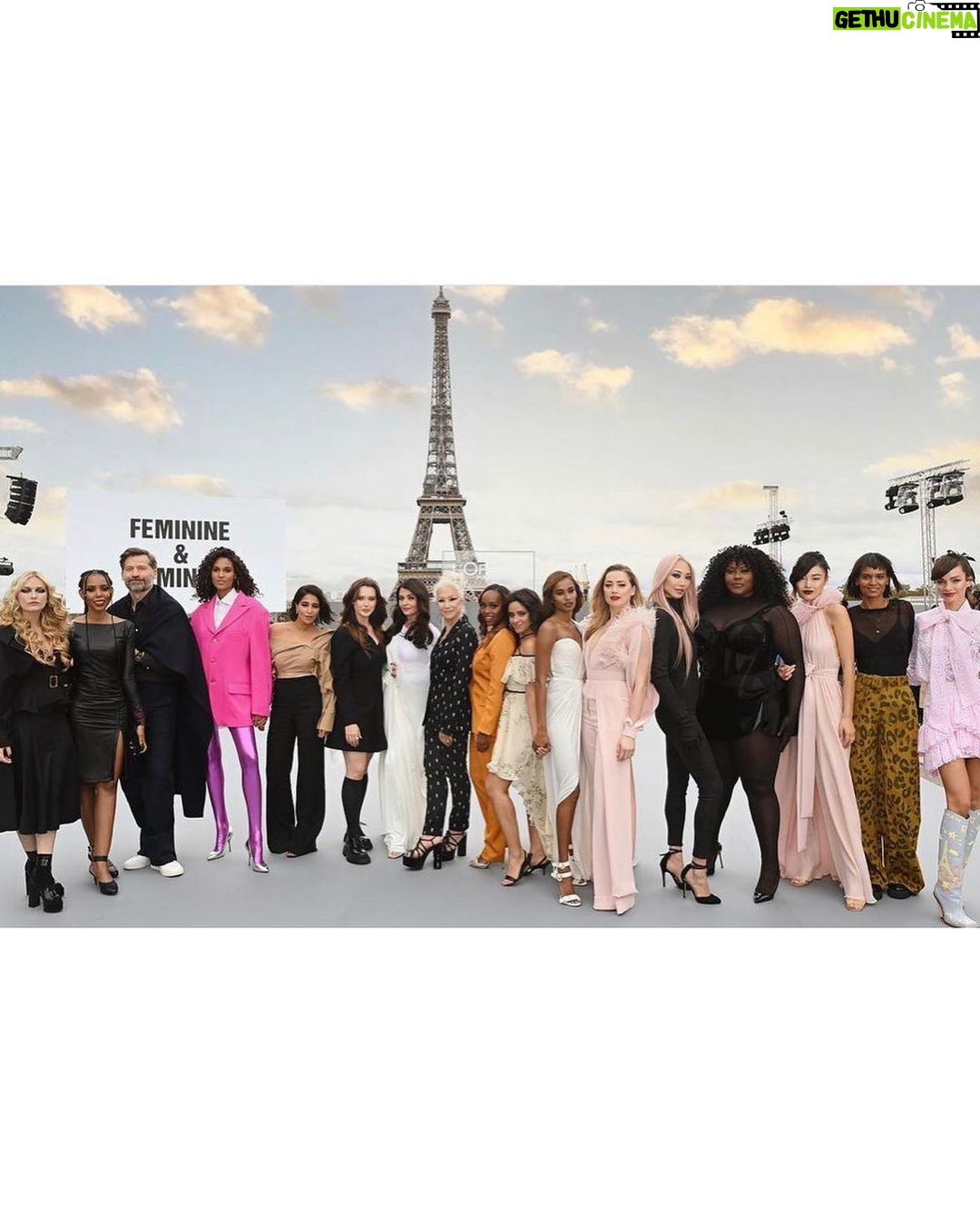 Katherine Langford Instagram - #LeDéfilé what an honor to walk in this show with my L'Oréal Paris family! A powerful celebration of equality, creativity, and unity. Thankyou for bringing us all together in this beautiful city ✨✨✨ @lorealparis #worthit Paris, France