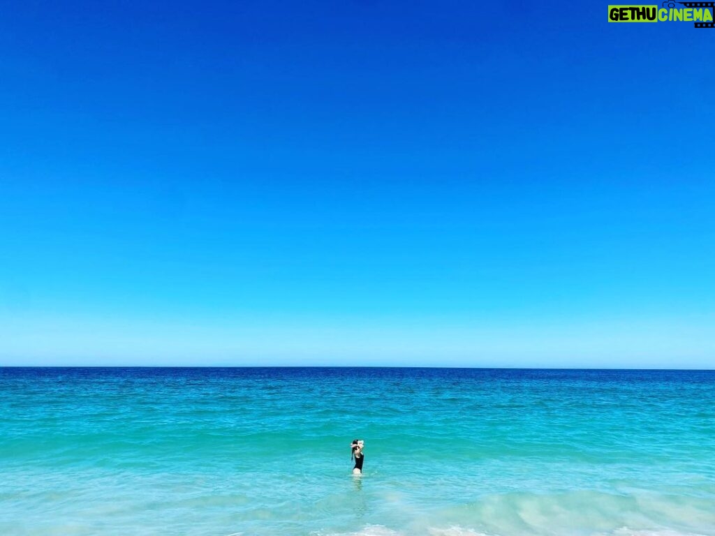 Katherine Langford Instagram - How's the serenity Australia