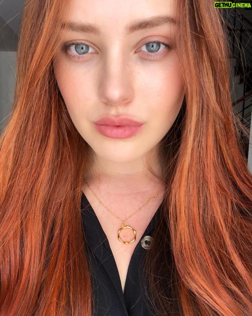 Katherine Langford Instagram - She (red)y 💇💁