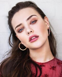 Katherine Langford Instagram - Gracias @glamourmexico 🇲🇽 Thankyou for making me your cover woman and talking art and empowerment 💫 --- 