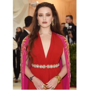 Katherine Langford Instagram - Raphaelite ~ ✨
@mollydickson @peterbutlerhair and @fionastiles 💕 #metgala2018