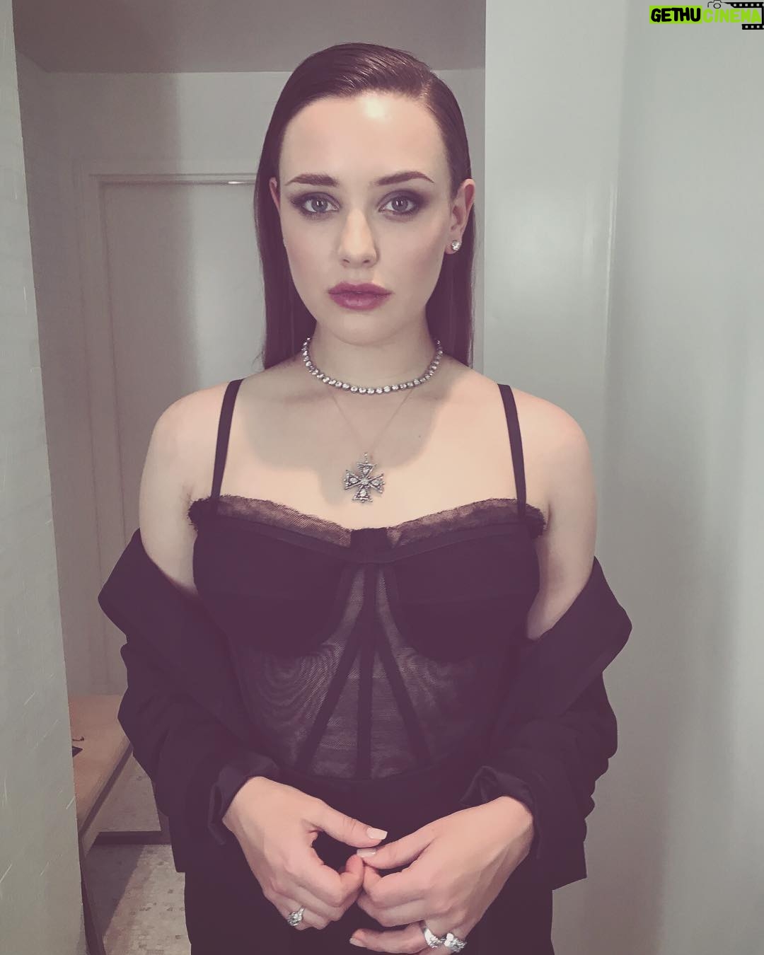 Katherine Langford Instagram - Last night @marieclairemag 🖤🖤