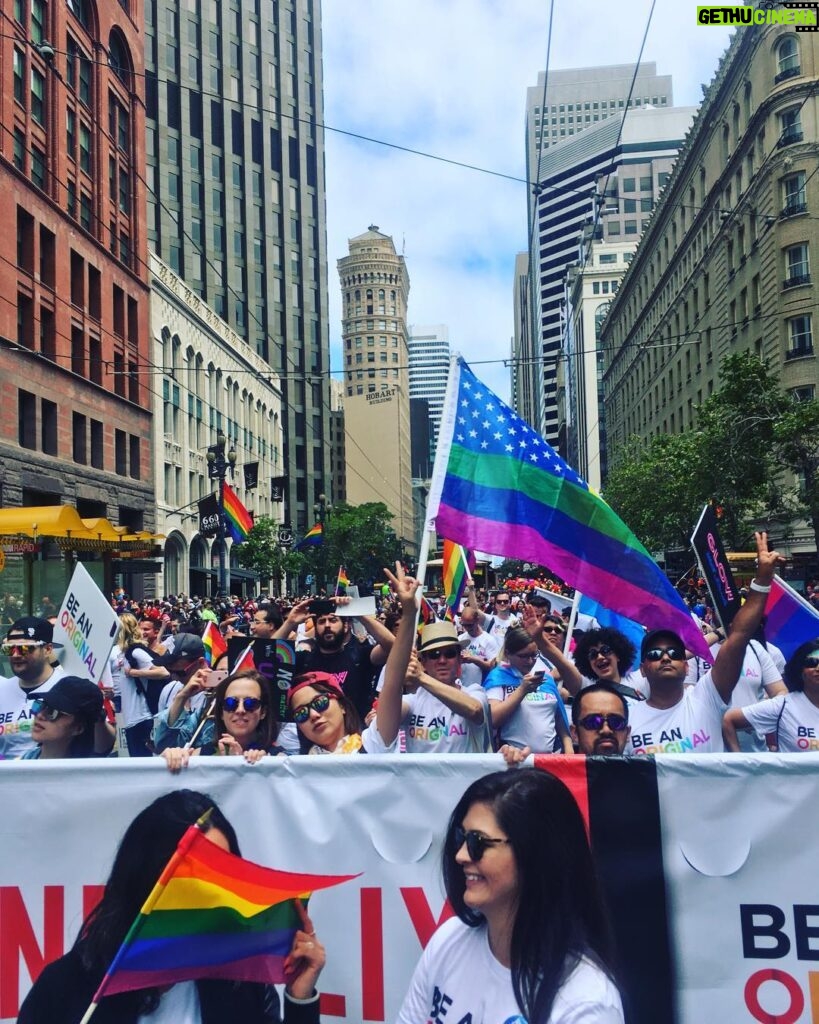 Katherine Langford Instagram - PRIDE ❤💛💚💙💜 Wishing everyone a beautiful and safe day, full of love. Thankyou to everyone who came out this weekend, and to those who continually support the community. May we continue to support and fight for those who are marginalised 💖 San Francisco, California
