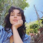 Katherine Langford Instagram - Living zero-low waste and never been happier (well, maybe if we had net zero by 2030) Climate anxiety is a real issue we're seeing in regards to climate inaction, and although we need real policy change to cement our future I found that at least being able to control the climate impact of decisions in my day to day has really helped...I'm still growing and learning, but excited to talk more about this space as we push the conversation around climate action forward (if anyone has any tips, I'm here for them!) 💚