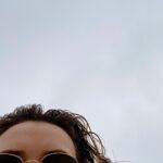 Katherine Langford Instagram - Taking a moment to check in on loved ones today. Take care of yourselves, whatever that looks like 💙 #worldmentalhealthday