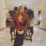 Katherine Langford Instagram - #wastefreewednesday Fashion Edition 🌷 There’s a long way to go when it comes to fashion and sustainability. One of my biggest issues is that there is currently no standard for what makes something sustainable... When I get approached by a "sustainable" brand I always ask for an impact statement so I can assess the transparency and legitimacy of what that means for them. This past week @mollyddickson pulled a number of beautiful looks - incorporating vintage and loaned pieces, re-purposed, and vegan materials. I love fashion and think it’s one of the greatest forms of self expression, but it shouldn’t cost our future. #WFW