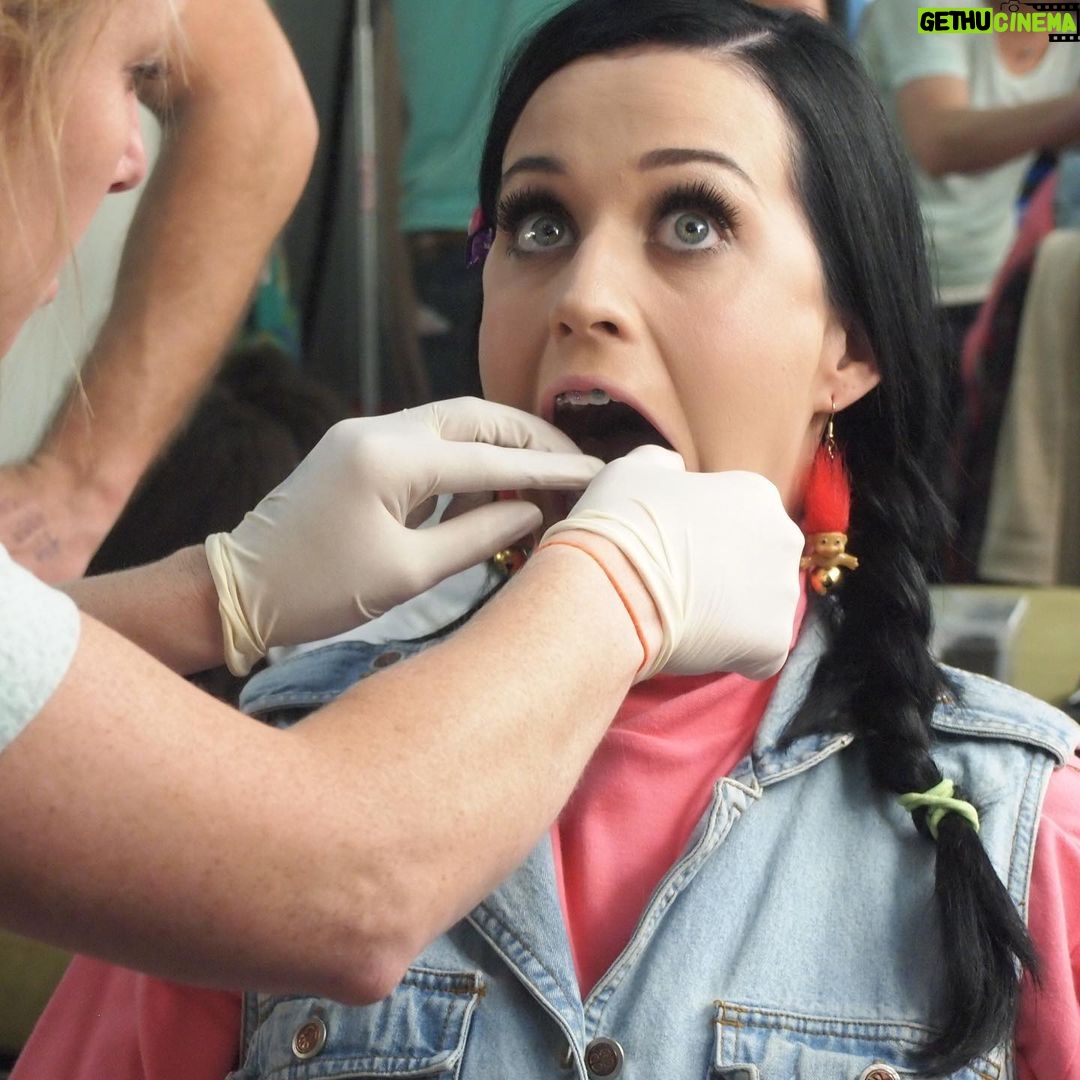 Katy Perry - 1.4 Million Likes - today #TeenageDream becomes a teen #13yearsofteenagedream 🍭 💗 🎇 👽 😬 💔 💪🏼 ☁️