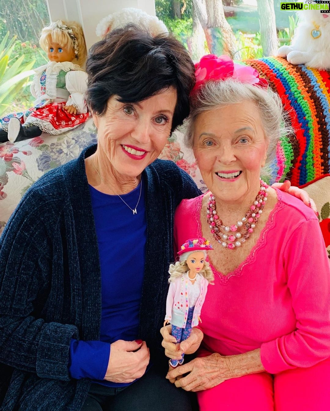Katy Perry Instagram - My friend and health Queen Patricia Bragg was living proof that good things come in small packages. She may have been pint-sized, but she was bold, boisterous, and beautiful…like a fairy of happiness and health, with flowers in her hair, always singing, dancing, bouncing around doling out health quips with every twirl! I have to admit, when my mom first introduced me and my siblings to Patricia (and Bragg apple cider vinegar) in the 90’s, we were bewildered by both, lol #iykyk But as wisdom comes with age, she ended up not only being good for my body but my soul. As a teenager she warned me against underwire bras and always told me to stand up straight! As an adult, and now as a parent, I find myself following her sage advice. Sometimes, I put a Bragg ACV shot in Daisy’s lunch and so, it’s my little way of continuing on her legacy of “health is wealth.” She was a real believer in expression, joy, and creativity, and when I identified that music was my thing, she bought me my first guitar. She was always there for my family, like a our eccentric, health-first Auntie. So glad I got to be there for her final birthday, and that my mom was able to pray over her the day she transitioned into the light ✨ I’m forever grateful for my friend, the life she led dedicated to the well-being of others, and of course for that little blue guitar that changed the course of my life. Thanks for looking out for us all Patricia 🍎♥️