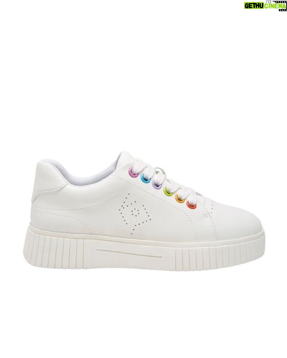 Katy Perry Instagram - 🌈Lean into #PRIDE with ur fit🌈 Shoes: The Vivvian (25% of net proceeds from the Pride Collection @katyperrycollections in June benefits @hetrickmartin) Clothing: @aboutyou Ines jeans Heike top Fabienne hat