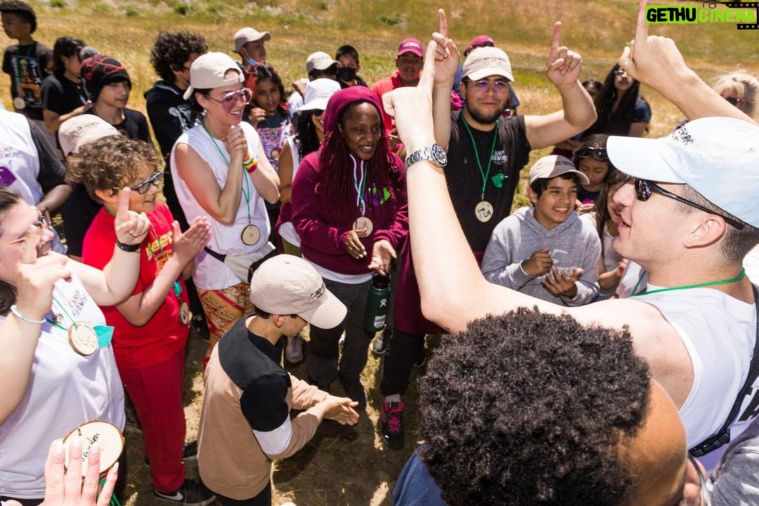 Katy Perry Instagram - One of my greatest passions is the ability to pay music forward through my arts based foundation @fireworkfoundation! Was amazing to be with so many young people and see their spark ignite at camp earlier this month ✨♥️ Remember, you just gotta ignite the light 🎆 #FireworkFriday