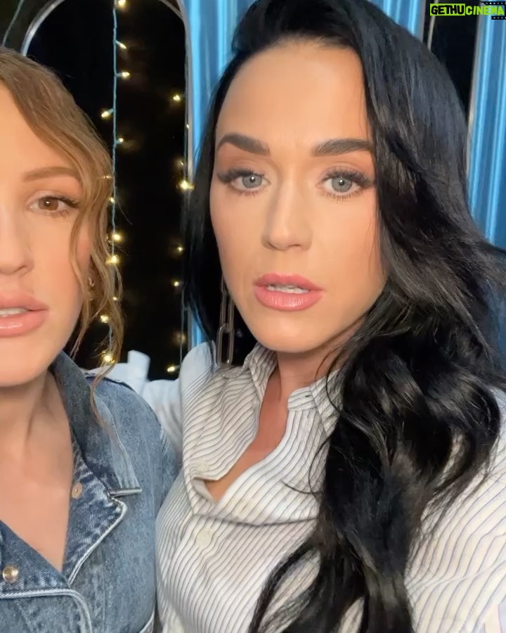 Katy Perry Instagram - I ♥️ when my fav pop girlies visit me at work! 🥹 @elliegoulding live on #IDOLFINALE ON RN WATCH N VOTE ✔️