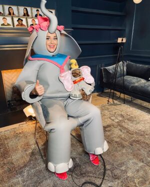 Katy Perry Instagram - HAPPIEST MAMA’S DAY!!!
😱🎉Disney Night🎉😱 @americanidol over the years… Any guesses for this year? I WILL PIN BEST/FUNNIEST/MOST CORRECT GUESS BY 4PM PDT! 🙌🏻♥️