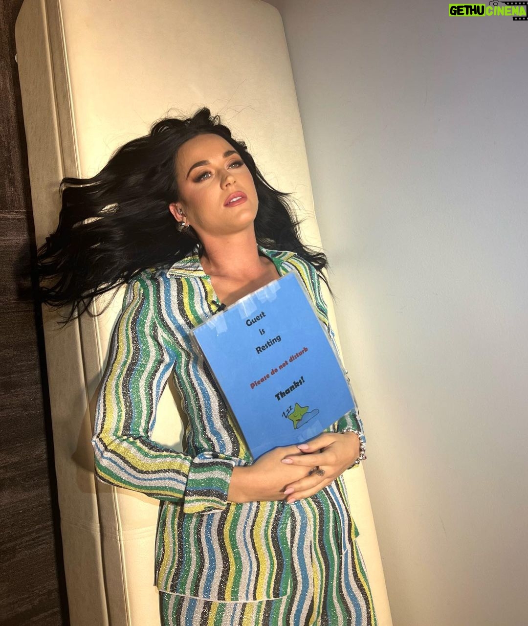Katy Perry Instagram - you up im still up and itโs still shoesday tuesday in my world imma be on @qvc LIVE at 1am EST on your telly/online and let me tell you i am a little loopy i have been up since 4:30am jesus take the wheel and drive fast @katyperrycollections ๐ข๐ก๐ ๐ฅฟ ๐ธ @manthony783