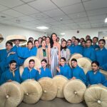 Katy Perry Instagram - My favorite 🏆 ceremonies are ones that award remarkable scientists prizes for their 🌏-changing work. Thank you VinFuture for bringing me back to Vietnam to finally sing there for the first time! 🫰🏻 #VinFuturePrize