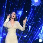Katy Perry Instagram - My favorite 🏆 ceremonies are ones that award remarkable scientists prizes for their 🌏-changing work. Thank you VinFuture for bringing me back to Vietnam to finally sing there for the first time! 🫰🏻 #VinFuturePrize