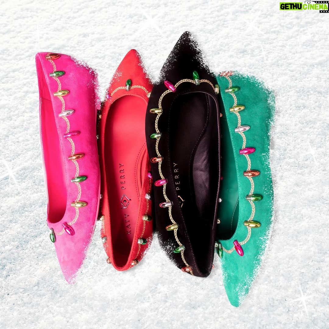 Katy Perry Instagram - 🎶 All I want for Christmas is shoes 🎶 @katyperrycollections