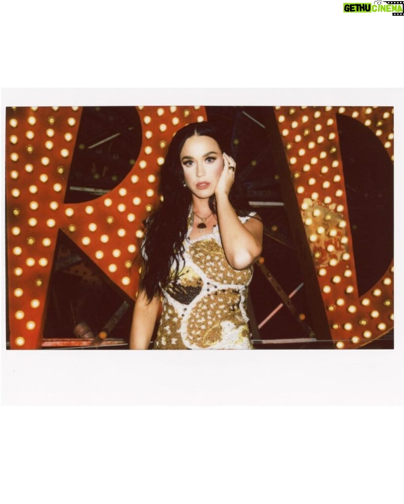 Katy Perry Instagram - last night’s wrap partay with the BEST cast & crew in Sin City bcuz there are ONLY 2️⃣ SHOWS LEFT TIL WE SHAKE THE GLITTER OFF, LAS VEGAS 🎰🤸🏻‍♀️🍄 📸: @taylorosullivan Neon Museum