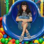 Katy Perry Instagram - Let’s slide into fall! 🤹‍♀️🦓 @katyperrycollections