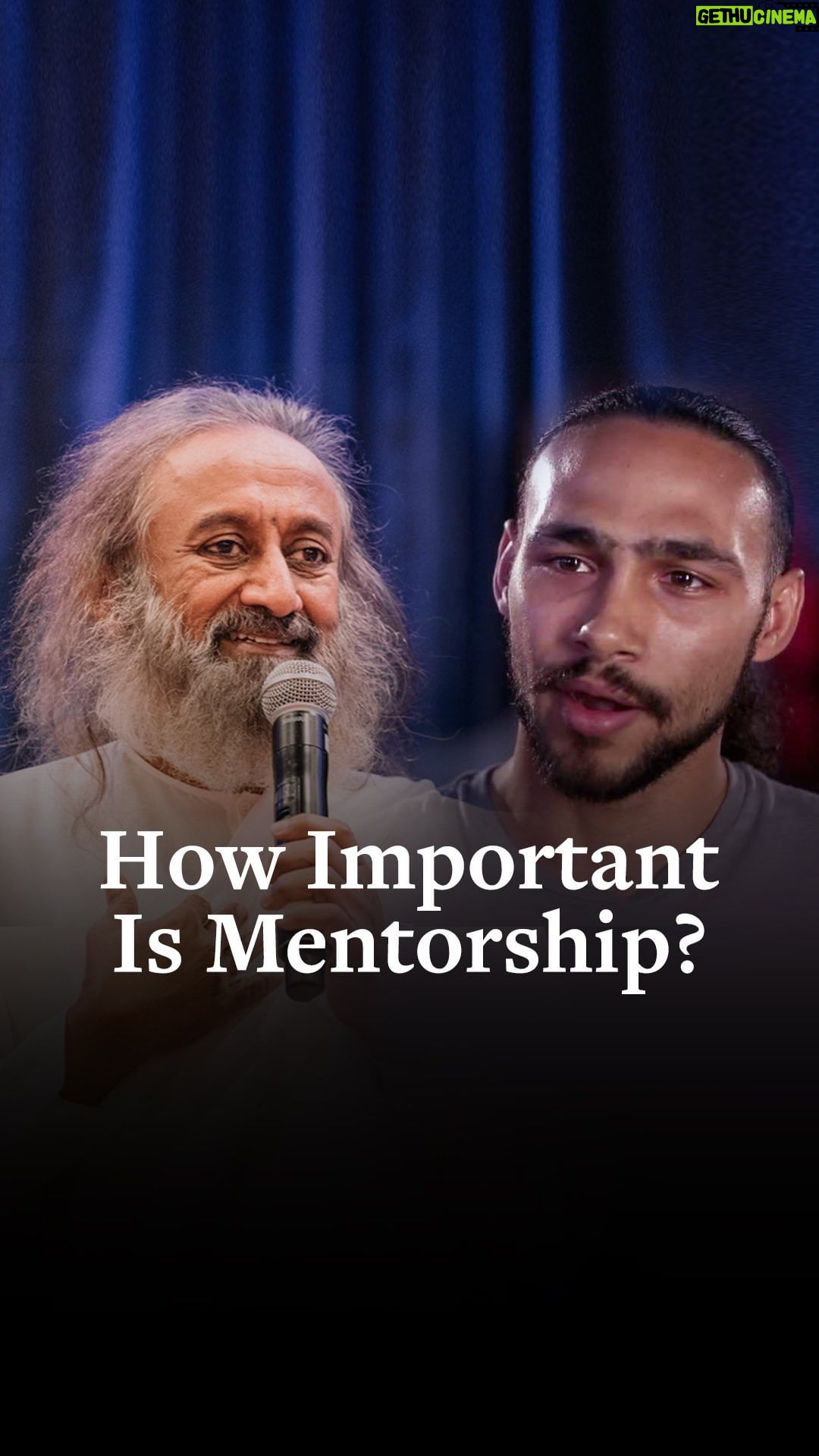 Keith Thurman Instagram - You need a teacher to learn piano, boxing, or wrestling, so how important is a the right teacher on the spiritual path? From @srisriravishankar’s talk with world champion boxer @keithonetimethurman. #teacher #mentorship #mentor #spirituality #Gurudev #keiththurman