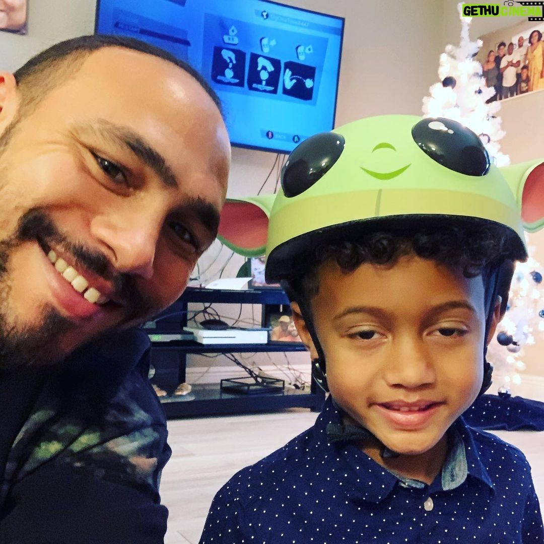 Keith Thurman - 3.1K Likes - Merry Christmas 🎄 enjoy family have gratitude for this day #christmasjoy