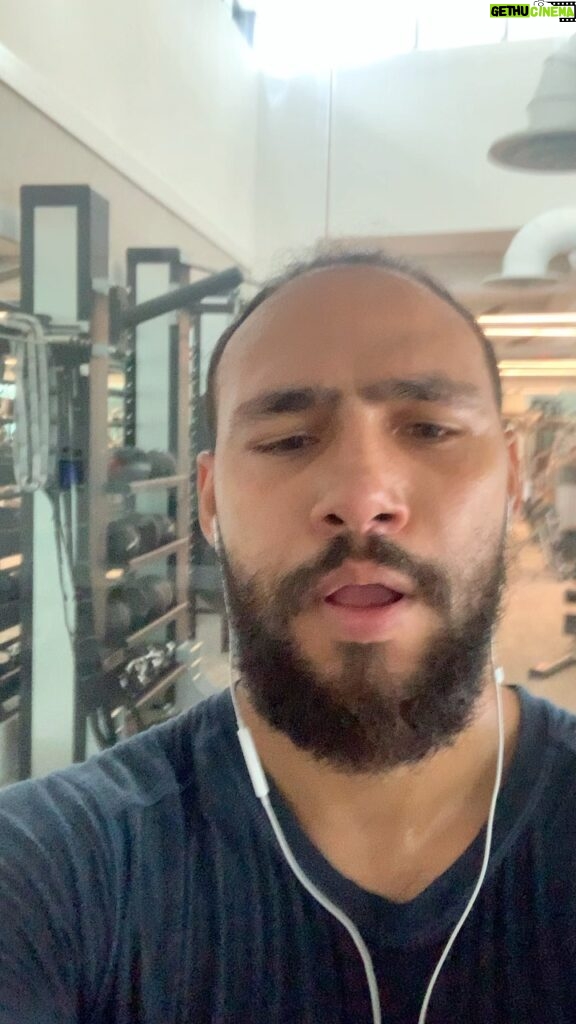 Keith Thurman Instagram - Good morning ☀️ good workout #staymoving