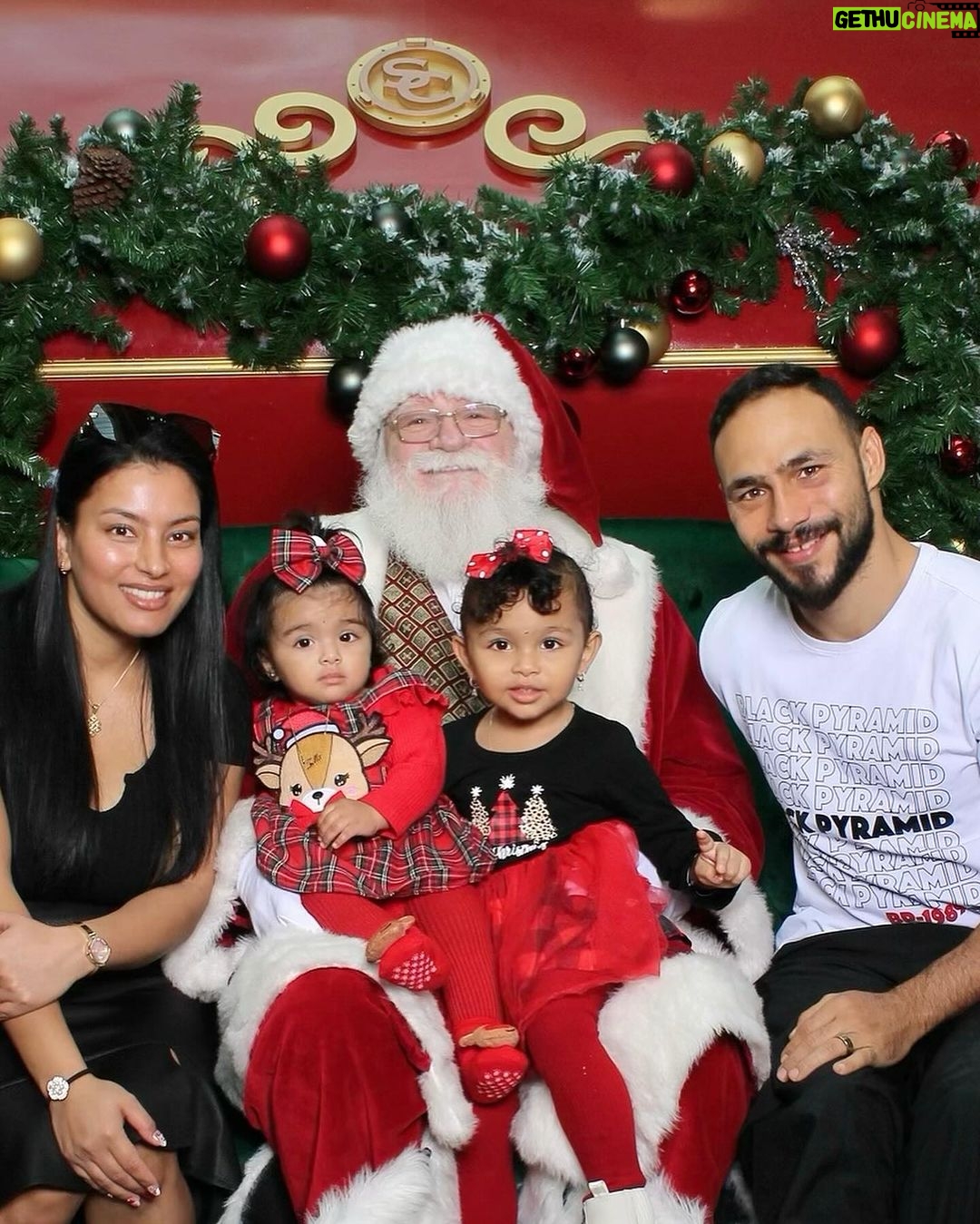 Keith Thurman - 6K Likes - Merry Christmas from my family to yours.