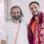 Keith Thurman Instagram - Jay Guru Dev. 1 week learning Kriya yoga. 3days of silence. Guru Dev is a light to the world 🌎. 2time world champion with the universal champion. #artofliving Art of Living Retreat Center
