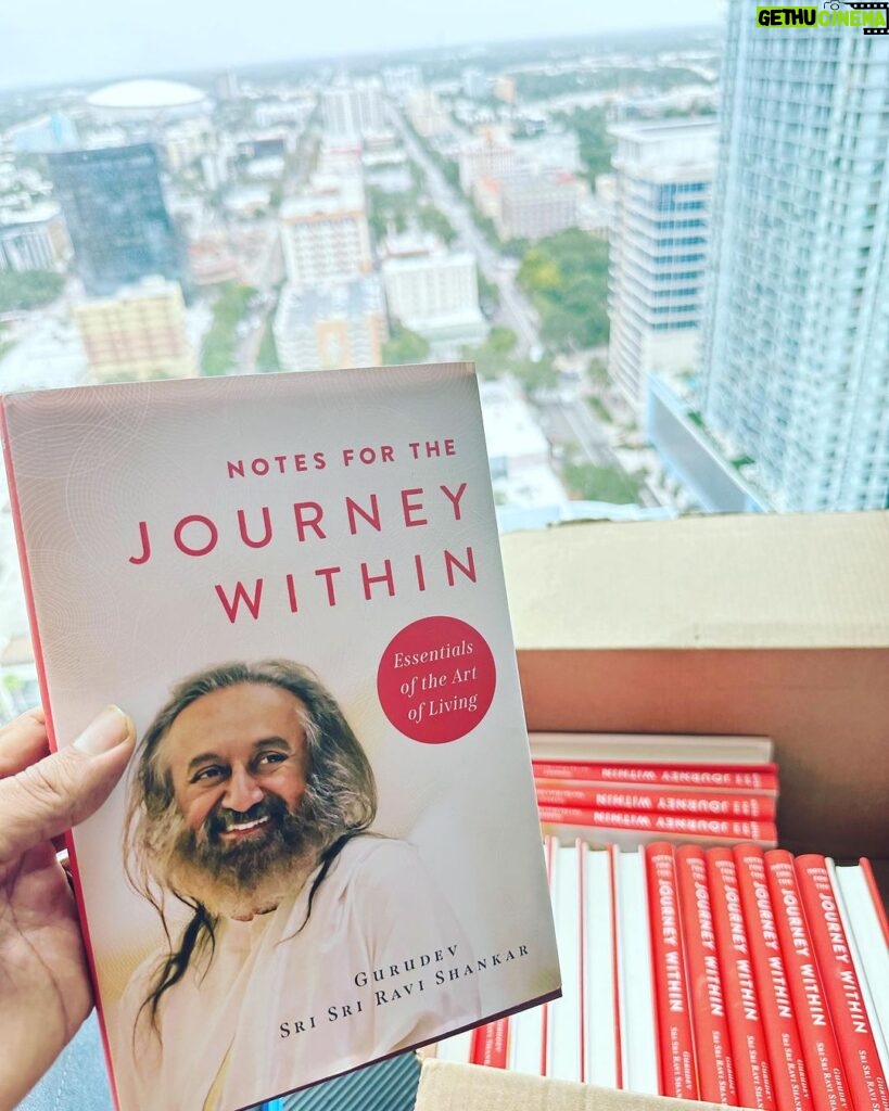 Keith Thurman Instagram - Notes for the journey within 12 book I’m giving away to you guys my fans just post Jay GuruDev in the comments I’ll add my sign in this books thx you for all those who have always been in my corner I am grateful I will DM the winners #letsglow #knowledgeseekers #artofliving
