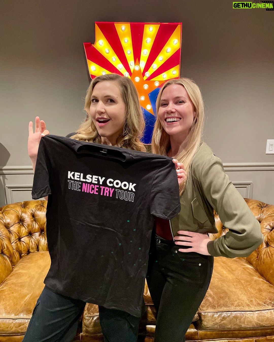 Kelsey Cook Instagram - Holy hell it was 118 DEGREES in Phoenix but having @taylortomlinson fly over made it the greatest 🥰 thank you to everyone who left their air conditioned house and risked their genitals melting clean off to come see us. @cblivephx is such a great club. Here are my dates for the rest of the year: Aug 4 Davenport, IA Aug 11-13 Dania Beach, FL Sept 15-16 Ft Collins, CO Sept 28-30 Louisville, KY Oct 5-7 Spokane, WA Oct 19-22 Cleveland, OH Nov 2-4 Grand Rapids, MI Nov 9-11 Washington, DC Nov 15 Nashville, TN Nov 16 Huntsville, AL Nov 17-19 Atlanta, GA Dec 1-2 Boston, MA Dec 7-9 Tampa, FL KELSEYCOOK.COM🎫