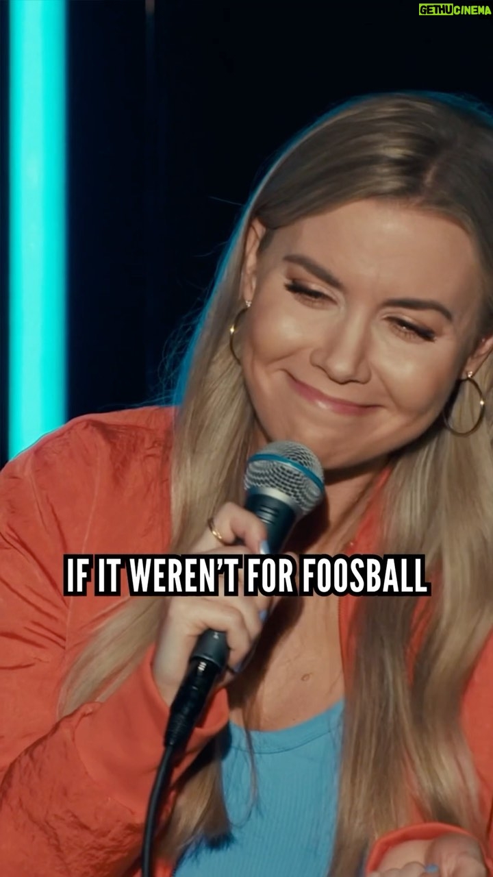 Kelsey Cook Instagram - I love you, Dad! 😂🤓 #standupcomedy #comedy #reels #family #foosball