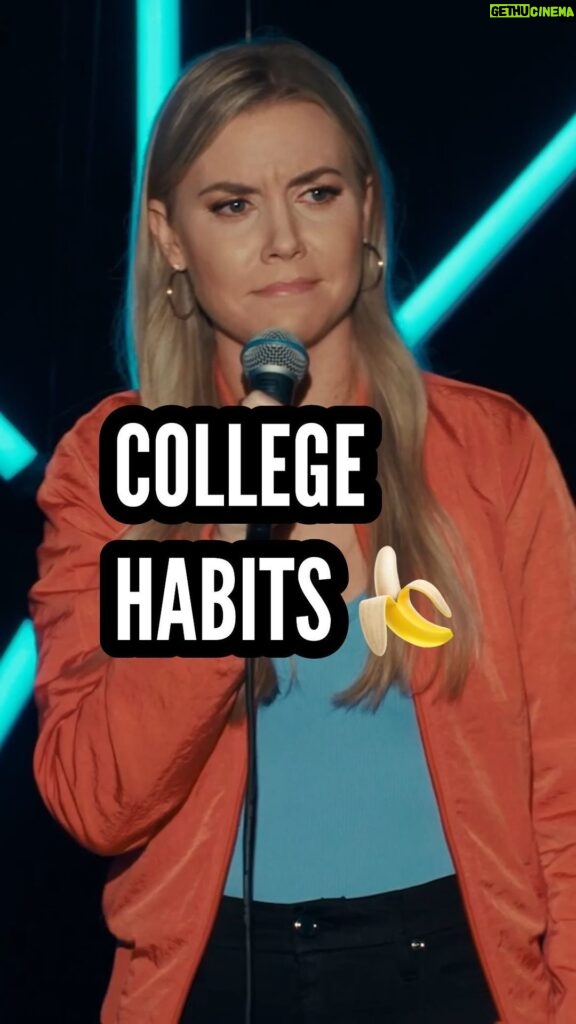 Kelsey Cook Instagram - I was very feral in college 🍌🥣🦝 #standupcomedy #comedy #reels #college #lifehack